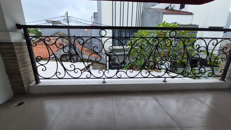 Rumah Besar 4 KT Garasi 3 Mobil, Tebet Timur Jakarta Selatan