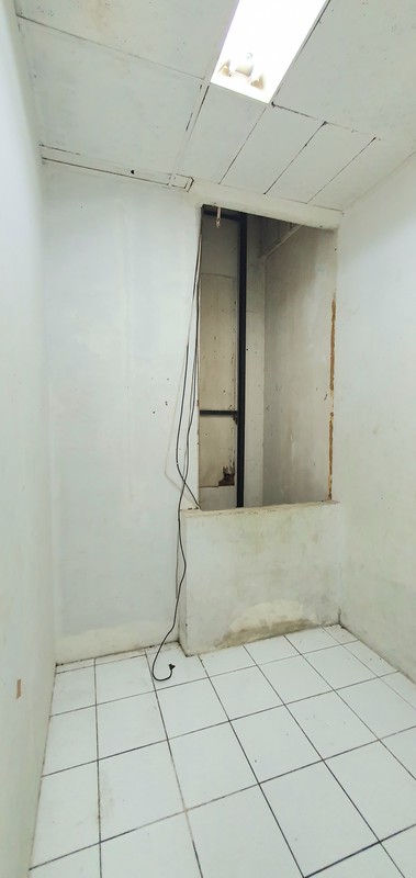 Ruko Bukit Gading Indah, depan perumahan Gading Kirana, Kelapa Gading, hadap dalam.