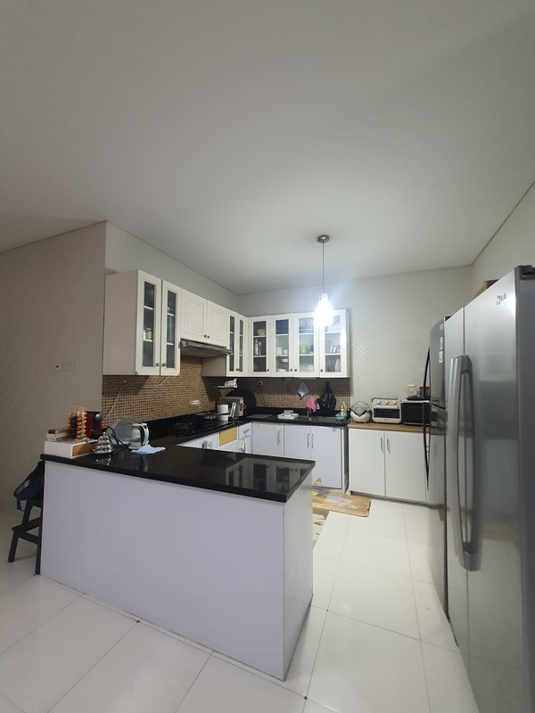 Rumah Cantik 2 Lantai di Raffles Hills Cibubur 