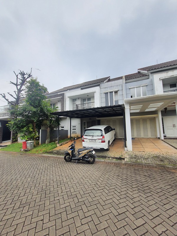 Rumah Cantik 2 Lantai di Raffles Hills Cibubur 