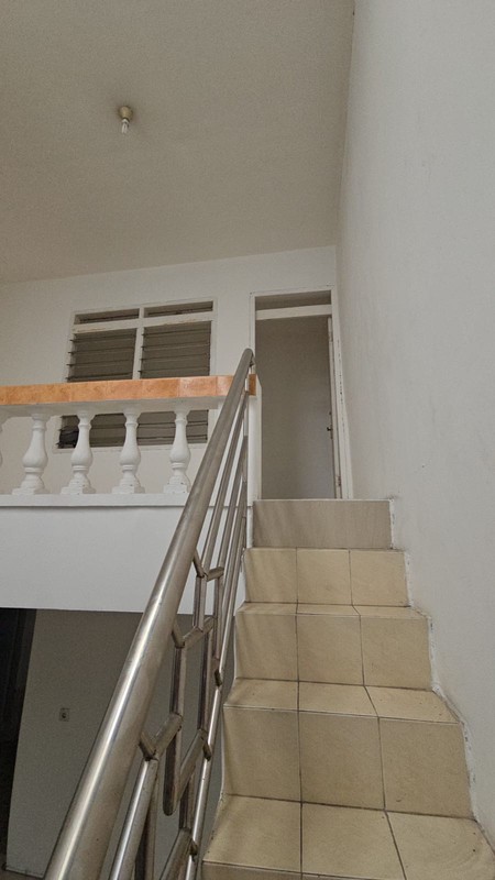 DISEWAKAN CEPAT RUMAH SIAP HUNI TERAWAT BERSIH SURABAYA TIMUR POKCAN