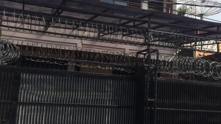 Dijual  rumah   lama  terawat, di menteng  karang setiabudi