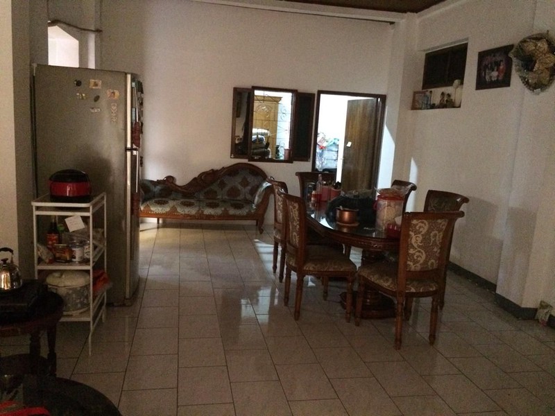 Dijual  rumah   lama  terawat, di menteng  karang setiabudi