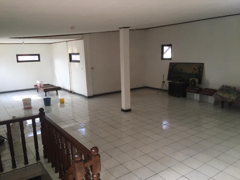 Dijual  rumah   lama  terawat, di menteng  karang setiabudi