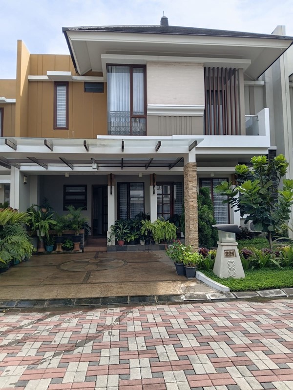 Rumah Mewah dalam Perumahan Elite Vasana Residence, Lokasi Premium di Depok - Sleman