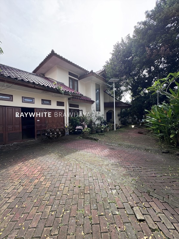 Rumah Besar Siap Huni Lingkungan Tenang Area Ampera