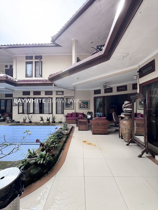 Rumah Besar Siap Huni Lingkungan Tenang Area Ampera