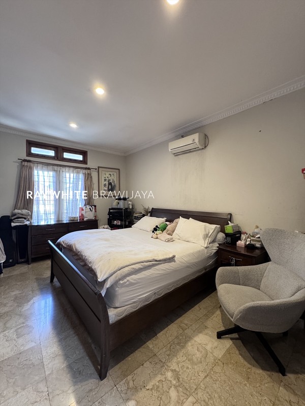 Rumah Besar Siap Huni Lingkungan Tenang Area Ampera