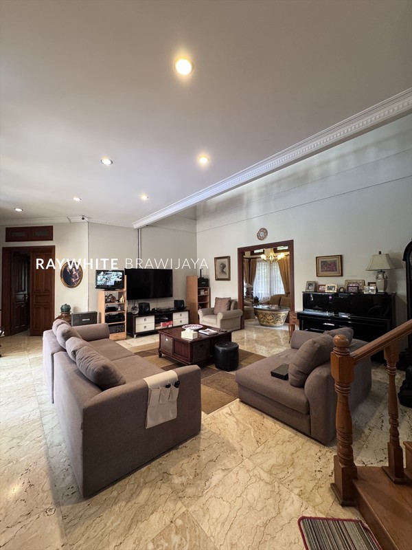 Rumah Besar Siap Huni Lingkungan Tenang Area Ampera