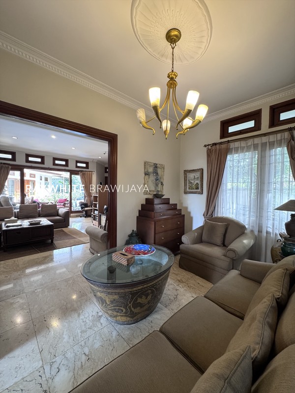 Rumah Besar Siap Huni Lingkungan Tenang Area Ampera