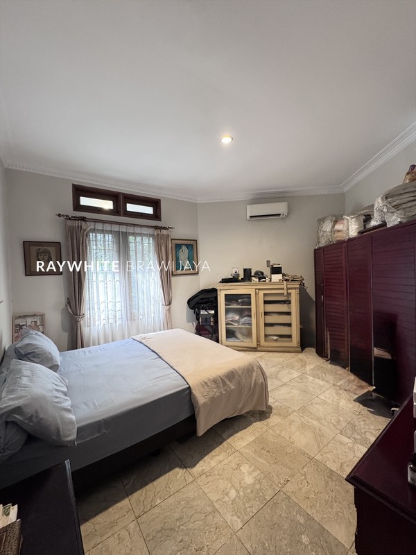 Rumah Besar Siap Huni Lingkungan Tenang Area Ampera