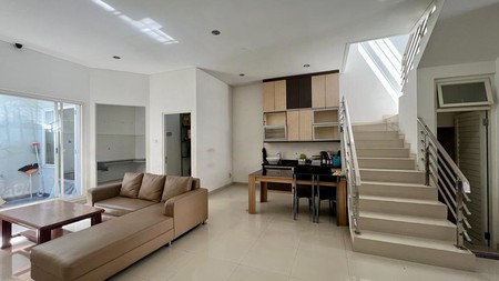 Dijual Rumah Modern Jl. Mojoklanggru, Surabaya Timur
