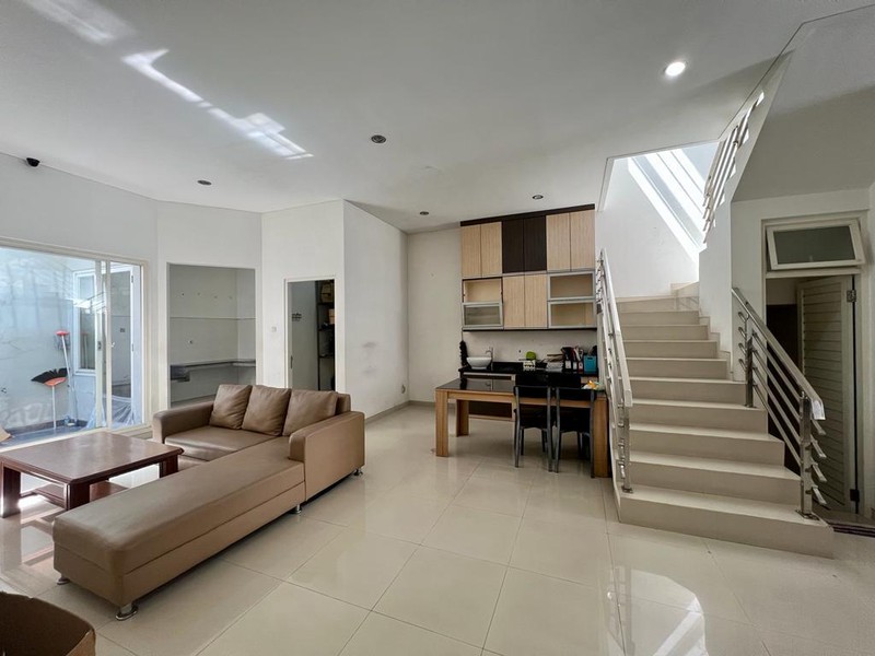 Dijual Rumah Modern Jl. Mojoklanggru, Surabaya Timur