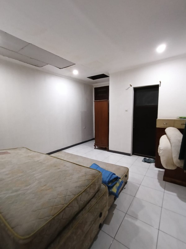 JUAL CEPAT BANGUNAN COMMERCIAL AREA DI RAYA JEMURSARI