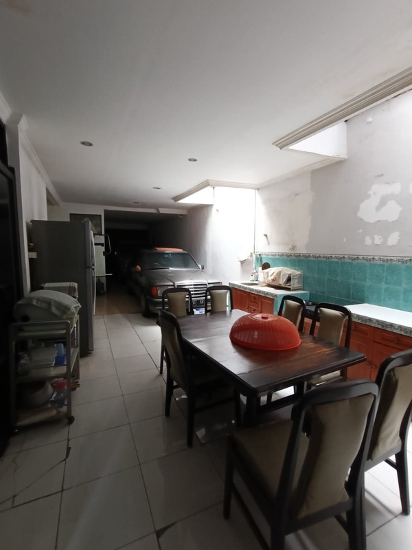 JUAL CEPAT BANGUNAN COMMERCIAL AREA DI RAYA JEMURSARI