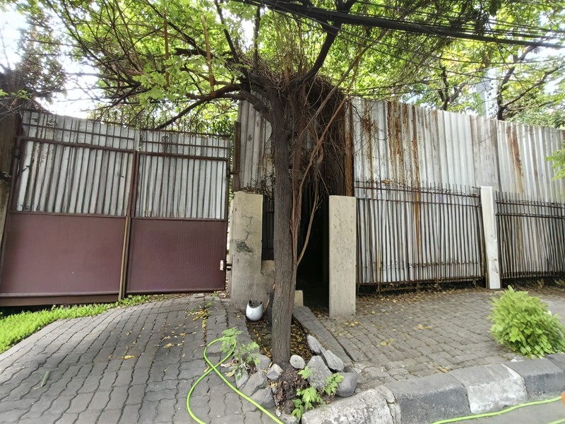 JUAL CEPAT BANGUNAN COMMERCIAL AREA DI RAYA JEMURSARI