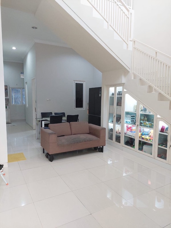 Dijual Rumah 2 Lantai Siap Huni Jalan Karah Tama Surabaya