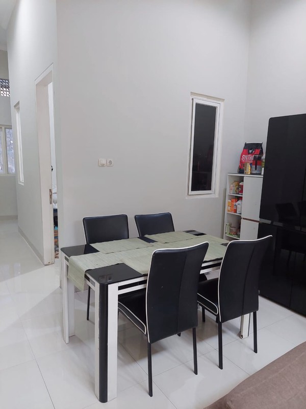 Dijual Rumah 2 Lantai Siap Huni Jalan Karah Tama Surabaya