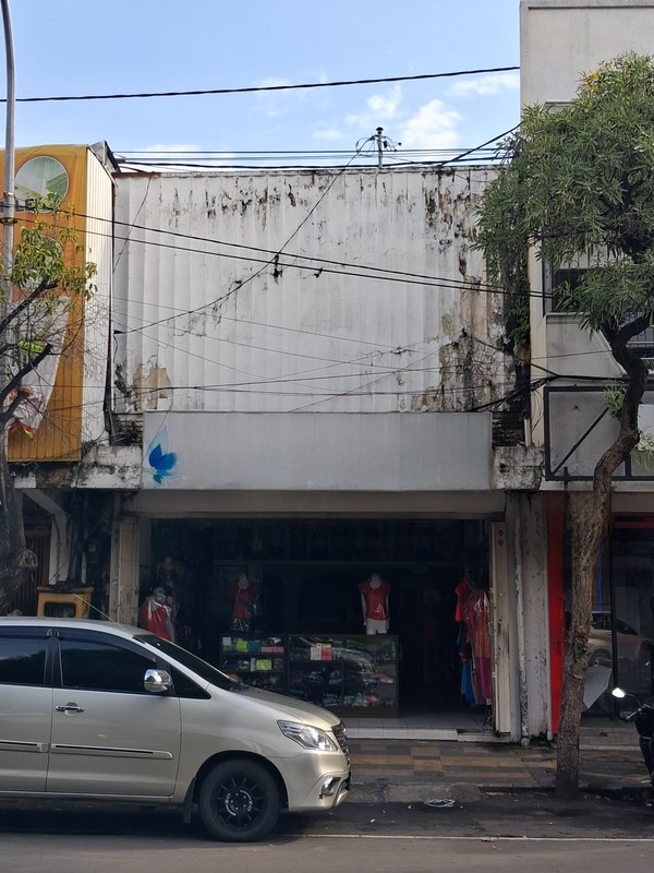 Disewakan Ruko Besar 2 Lantai di Jl. A. Yani, Jombang