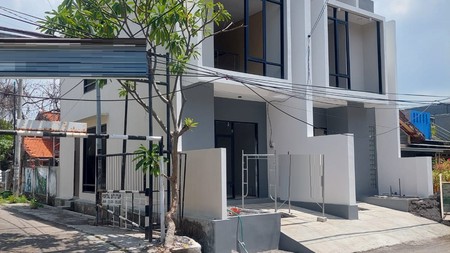 Dijual Rumah 2 lantai di Semampir Tengah Surabaya