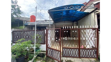  Rumah Titian Indah, Bekasi, Jalan lebar, lingkungan bersih dan tenang