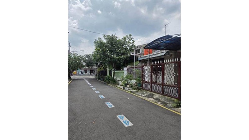  Rumah Titian Indah, Bekasi, Jalan lebar, lingkungan bersih dan tenang