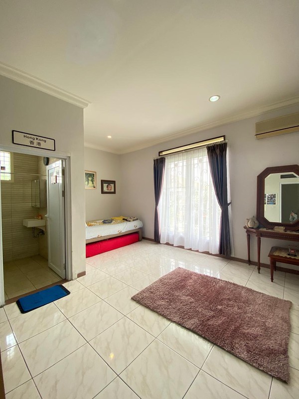 Rumah Terawat Luas 554M² Dalam Komplek Elit Cinere