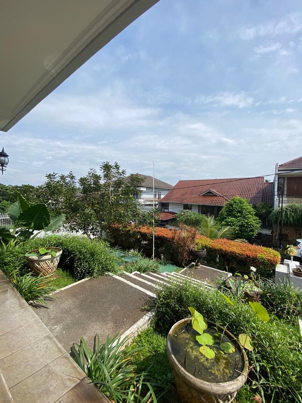 Rumah Terawat Luas 554M² Dalam Komplek Elit Cinere