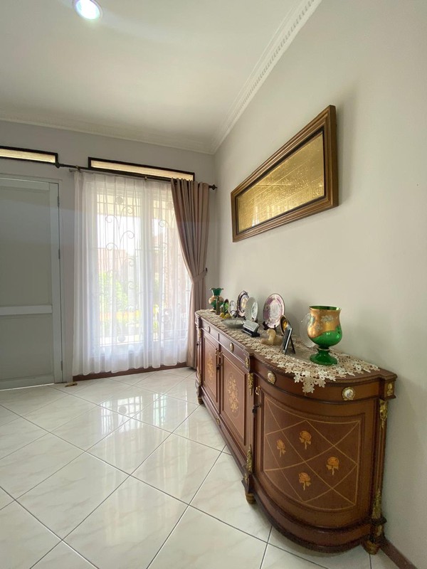 Rumah Terawat Luas 554M² Dalam Komplek Elit Cinere