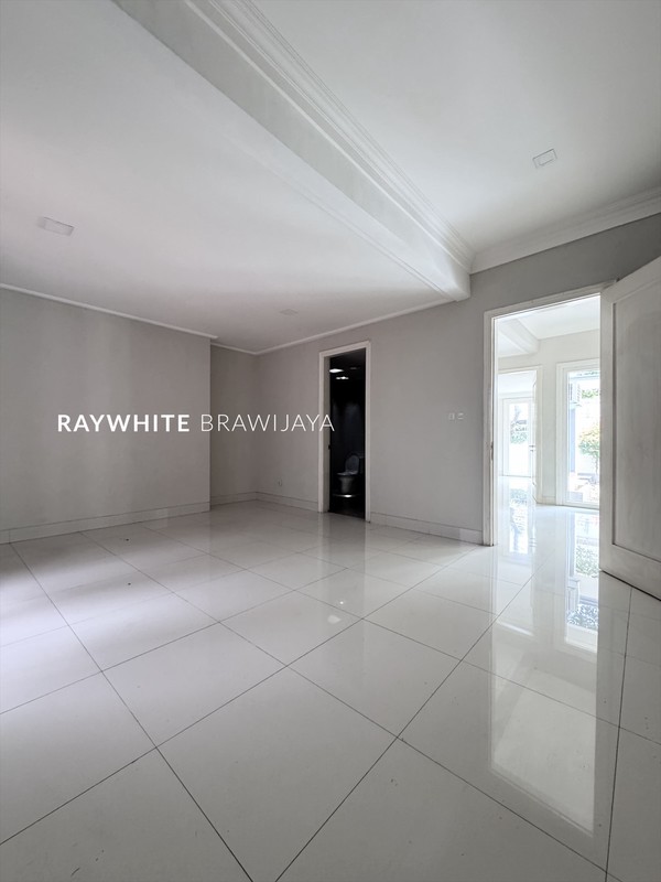 Rumah Elite Exclusive Lingkungan Tenang Area Bangka Kemang