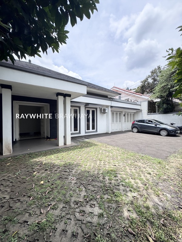 Rumah Elite Exclusive Lingkungan Tenang Area Bangka Kemang