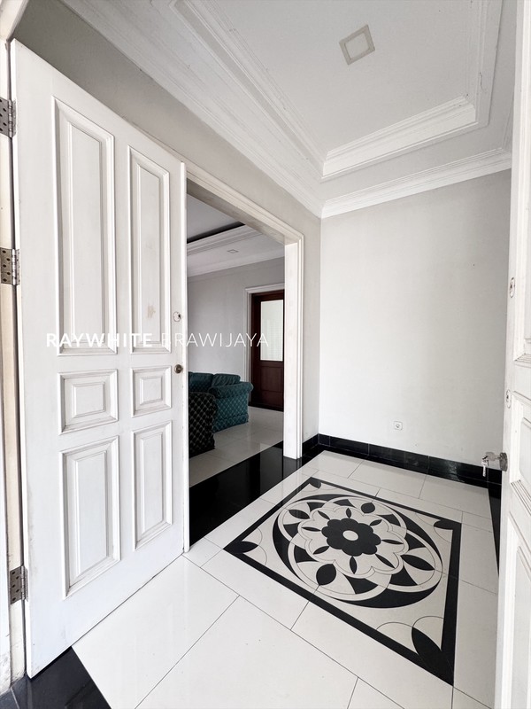 Rumah Elite Exclusive Lingkungan Tenang Area Bangka Kemang