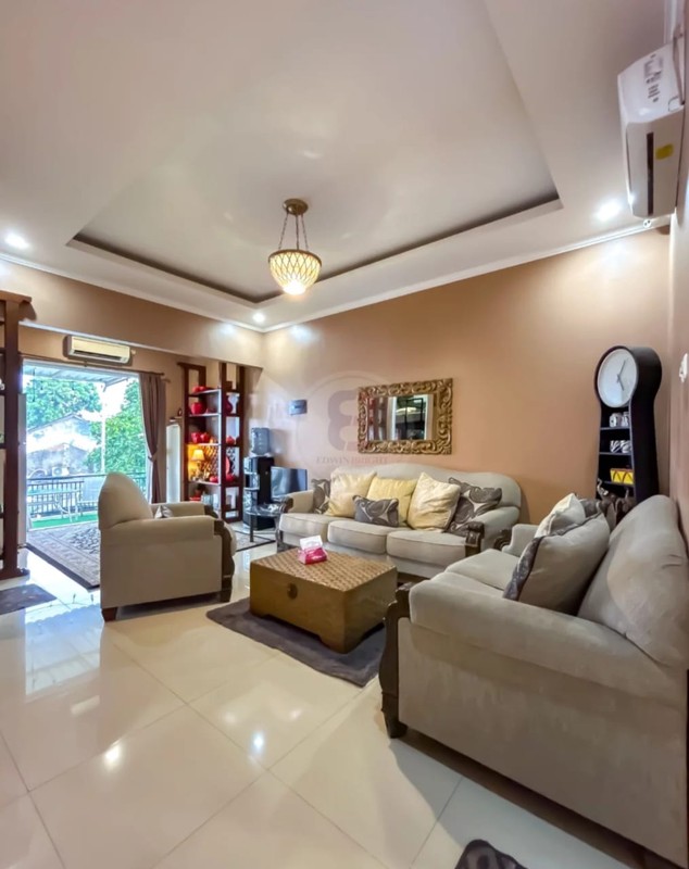 DIJUAL CEPAT 2 Rumah Tinggal Detached (nempel) di Jln.Palem, daerah Pesanggrahan, Jak Sel 