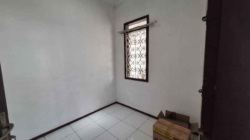 Rumah Tinggal 5 Kamar Tidur Lokasi Tebet Jaksel