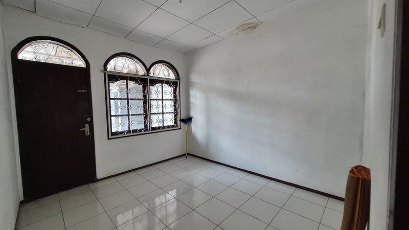 Rumah Tinggal 5 Kamar Tidur Lokasi Tebet Jaksel