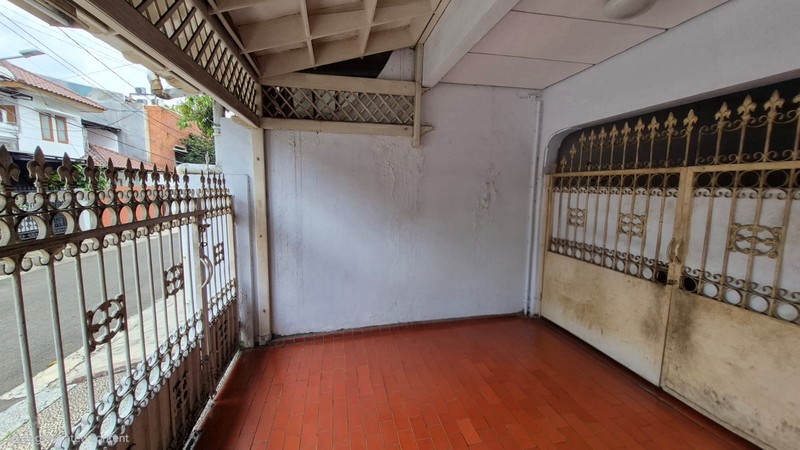Rumah Tinggal 5 Kamar Tidur Lokasi Tebet Jaksel