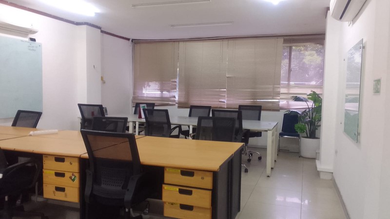 Ruko Strategis, Di Komplek Komersial Dan Bisnis Grand Wijaya Center, Kebayoran Baru, Dekat St. MRT