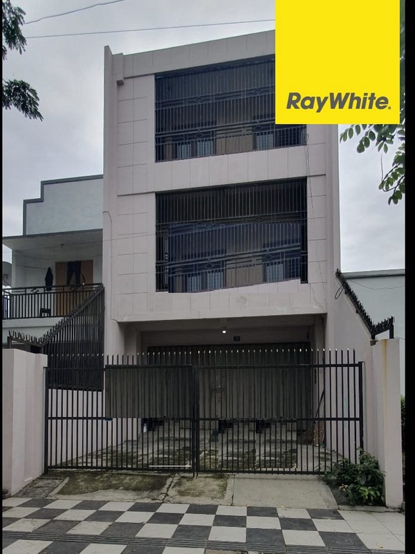 Disewakan Ruko 3 lantai di Jalan A Yani Surabaya