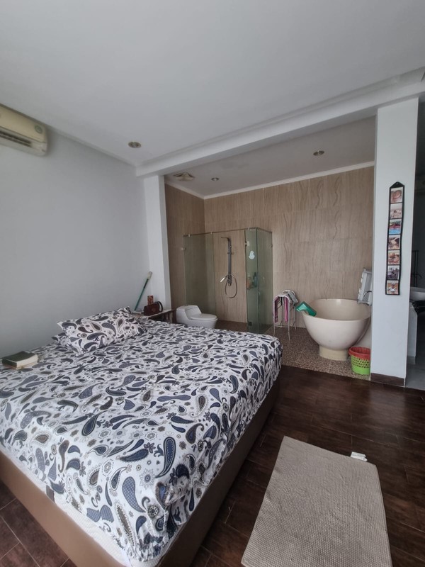 Rumah Premium LT 230 Cocok Keluarga Besar Cikini Bintaro