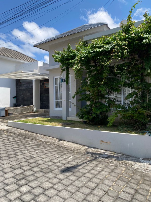 Beautiful Minimalist Fully Furnished House For Sale at Rodeo Hills Residence Jimbaran