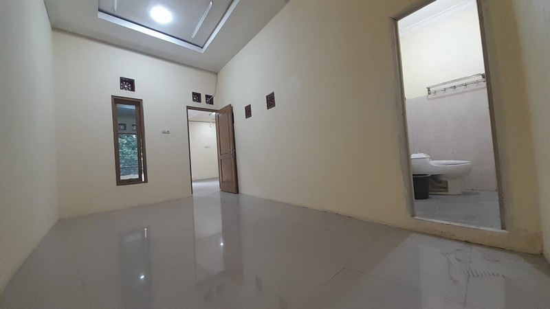 Ruko 2 Lantai di Lokasi Strategis dan Jalur Bisnis Ciracas: Selangkah ke LRT & Tol, SHM, Bebas Banjir & Akses 3 Mobil - Siap Huni!