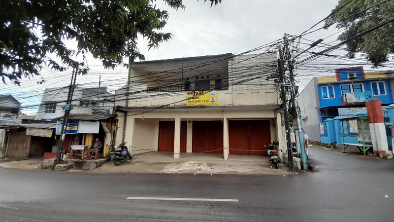 Ruko 2 Lantai di Lokasi Strategis dan Jalur Bisnis Ciracas: Selangkah ke LRT & Tol, SHM, Bebas Banjir & Akses 3 Mobil - Siap Huni!