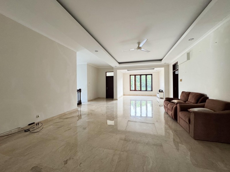 Rumah tinggal - Jl Jeruk Purut, Cilandak - Bangunan Terawat