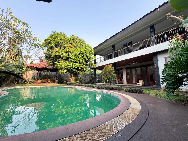 Rumah tinggal - Jl Jeruk Purut, Cilandak - Bangunan Terawat