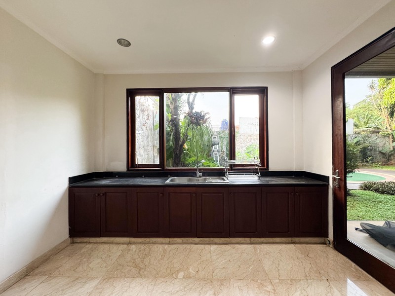 Rumah tinggal - Jl Jeruk Purut, Cilandak - Bangunan Terawat