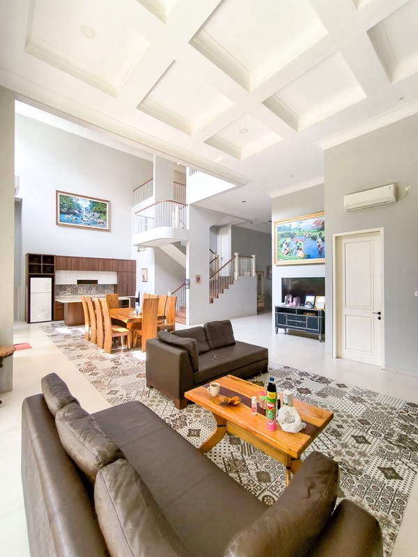 Villa Luxury di hoek 1000 m2 View Hutan Gunung Sentul City