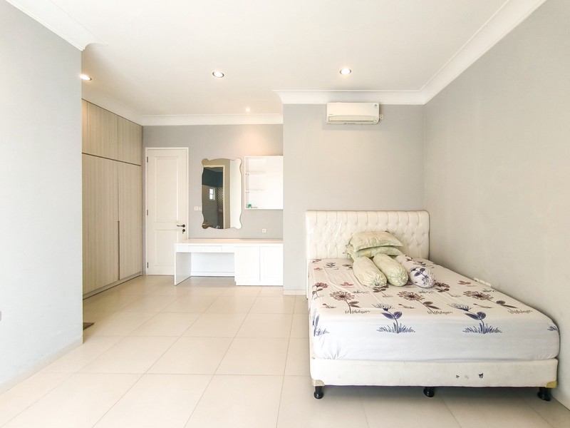 Villa Luxury di hoek 1000 m2 View Hutan Gunung Sentul City