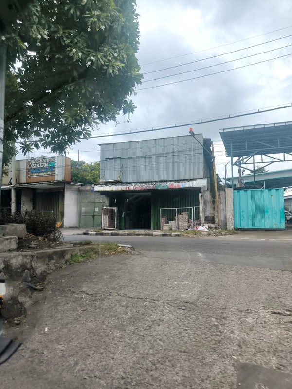 Disewakan 135 m2 Gudang / Ruko Nol Jalan Raya Surabaya Barat - Simojawar - Sukomanunggal - Ruko 2 Lantai Surabaya Barat - Akses Kontainer 40 Feet Dekat Banyu Urip, Akses Tol