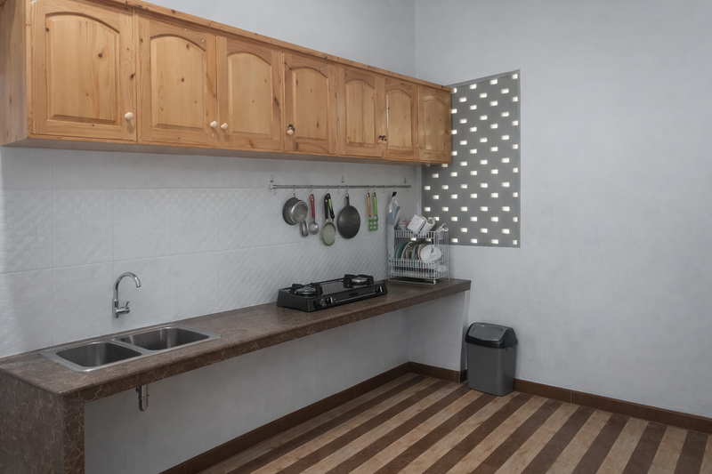 Rumah dengan Tanah Luas 388 m² di Cibinong - Lokasi Strategis, Legalitas Lengkap, Siap Showing