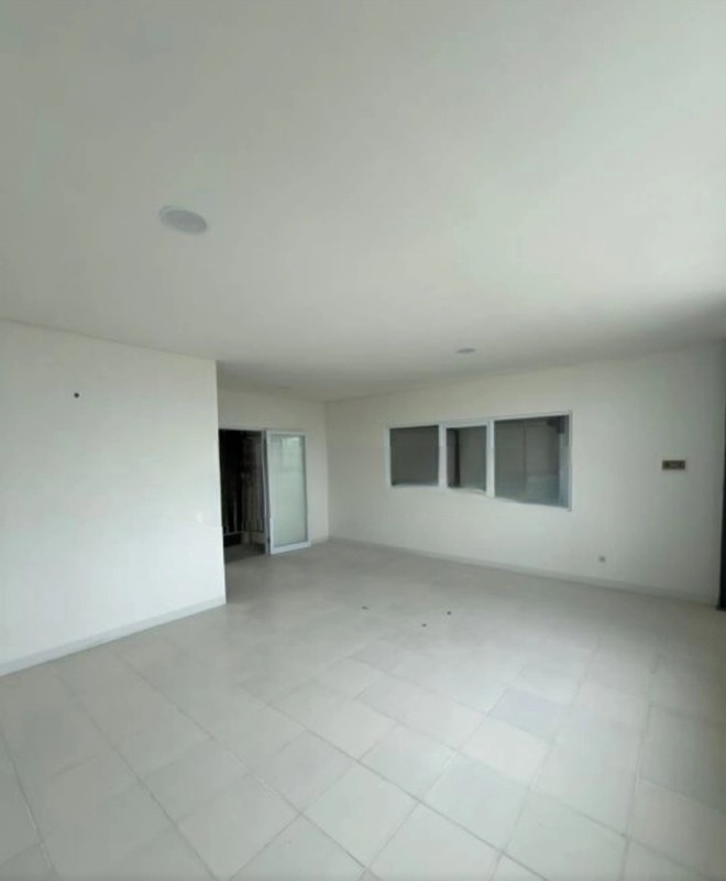 Disewakan 504 m2 Gudang AKR Gem City Jiipe Manyar Gresik Jatim - Akses Kontainer 40 Feet - Dekat Akses Tol Manyar